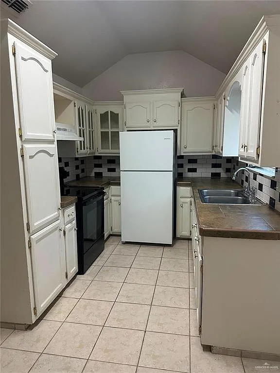 1502 Diamond Ave — Photo 2