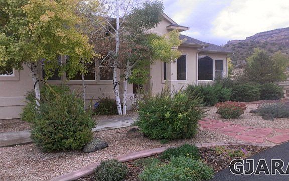 2nd image of 320 Dakota Dr