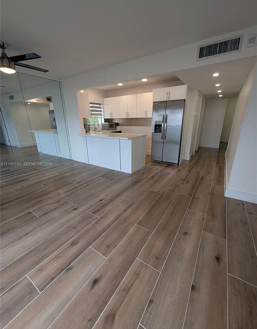 Waterpoint Condo — Photo 4