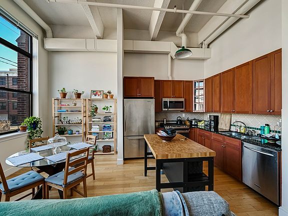 3rd image of 300 Communipaw Ave #113A