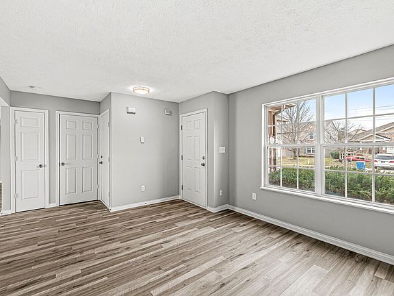 2nd image of 3923 Planewood Dr