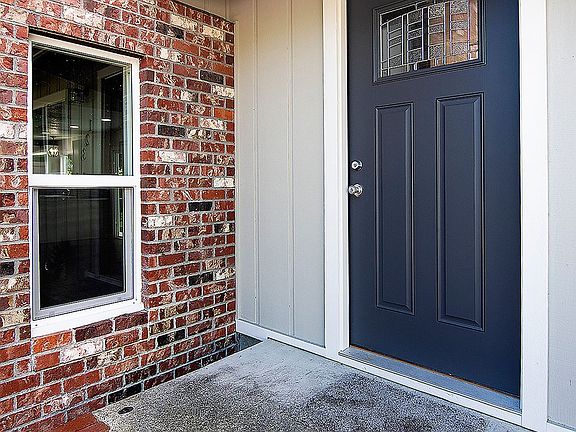 2nd image of 123 N Crescent Dr