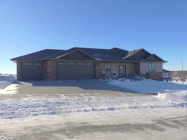 1420 E 11th St, Carroll, IA 51401