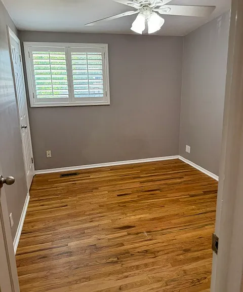 Upstairs bedroom 9' ft by 11' 6"
