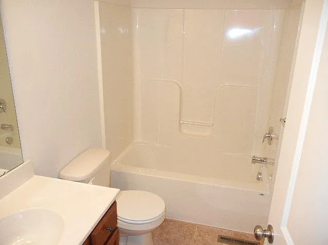 6205 Addison Dr — Photo 5