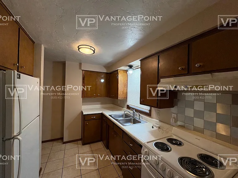 2113 Carstensen Ln — Photo 2