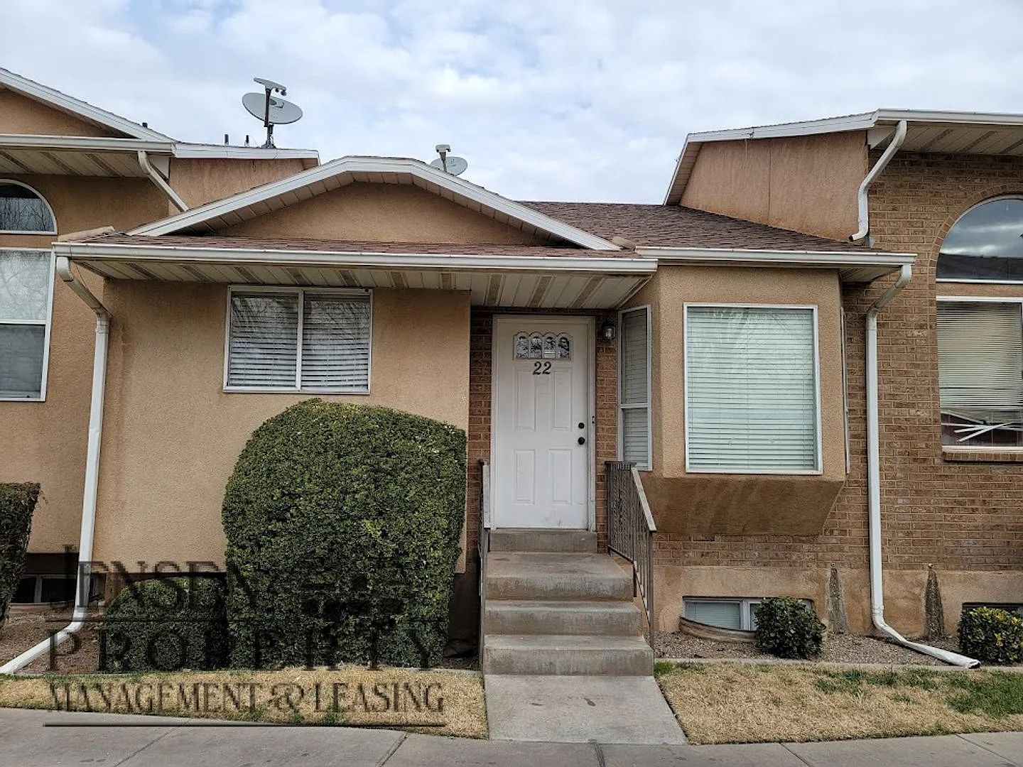 Spacious 4 Bedroom available for rent — Photo 2