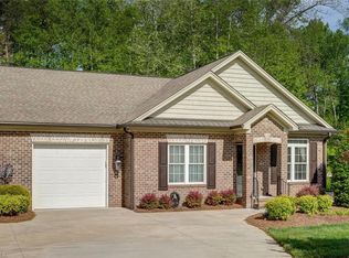2214 Saint James Dr, Reidsville, NC 27320
