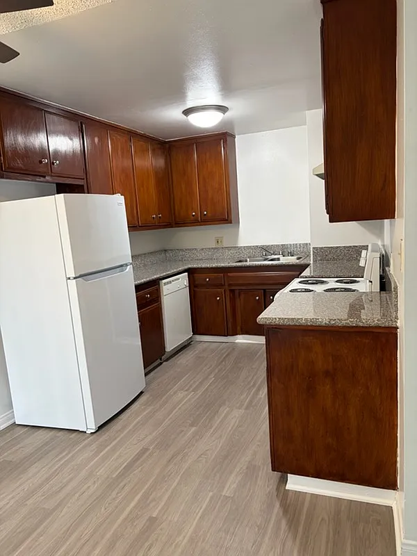 Faircrest Apts — Photo 2