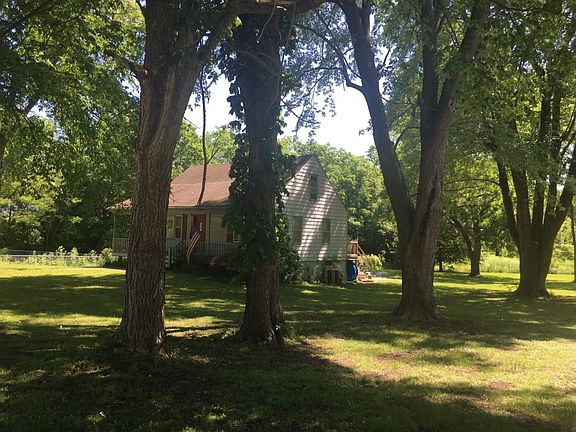 3rd image of 8911 Elm Ave