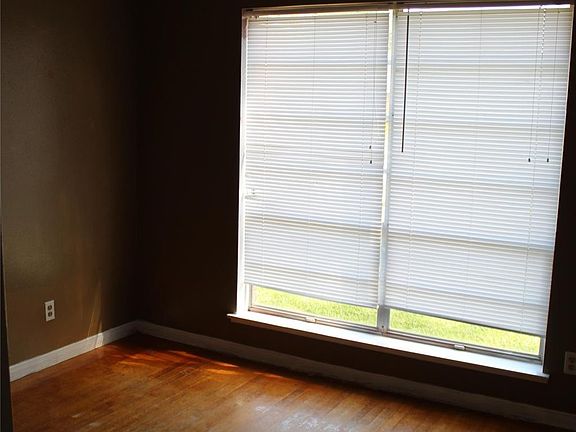 3rd image of 2720 Blueberry Ln