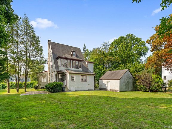 5th image of 33 Deerfield Avenue