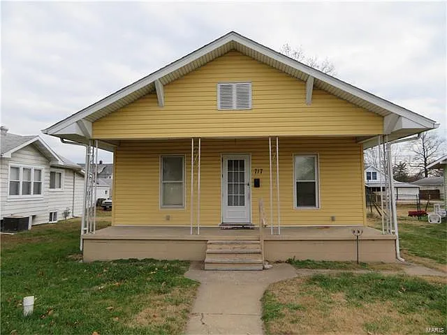 717 Rice St photo 1