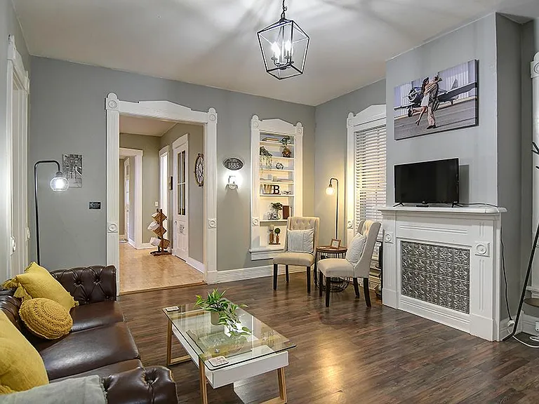 513 Adams St — Photo 1