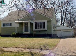 38 S Ascot Ave, Waterford, MI 48328