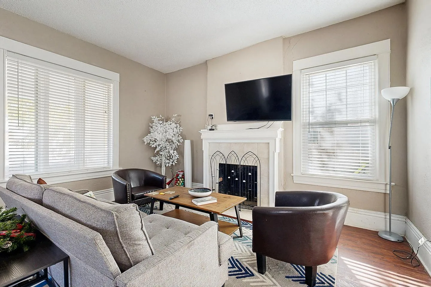 Urban living at its best discover this stunning home in the heart of Kansas City! — Photo 1