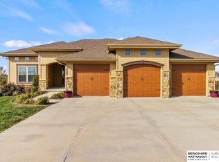 6856 Willow St, Omaha, NE 68152