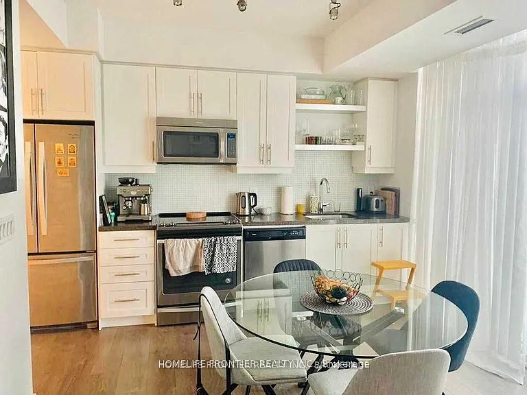 525 Adelaide St W #Penthouse 25 — Photo 3