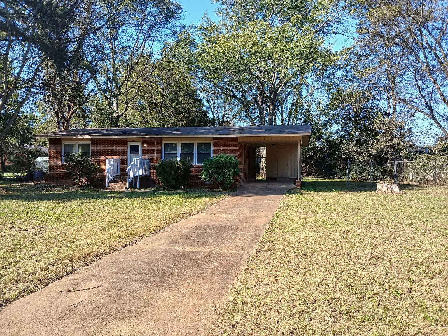 3 bed, 1.5 bath, 1025 sqft, $1,400 — Photo 2