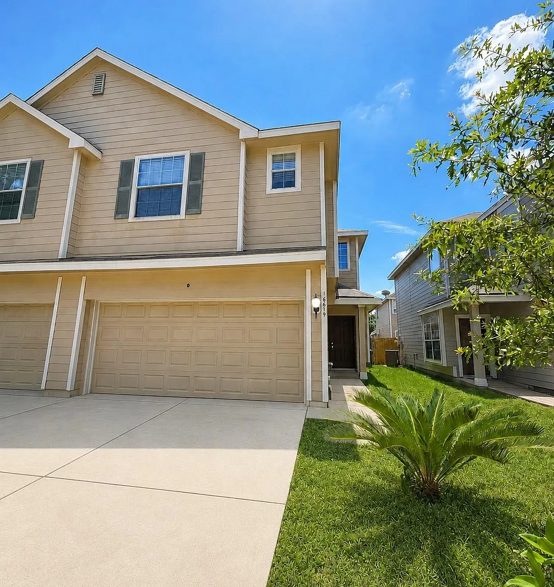 3 bed, 2.5 bath, 1645 sqft, $1,850 — Photo 2