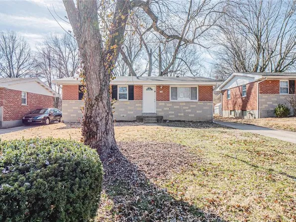 1370 Reale Ave, Saint Louis, MO 63138