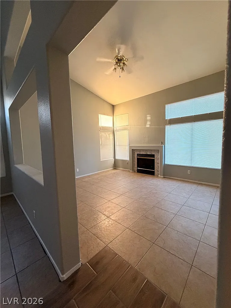 4 bed, 2.5 bath, 1789 sqft, $2,150 — Photo 4