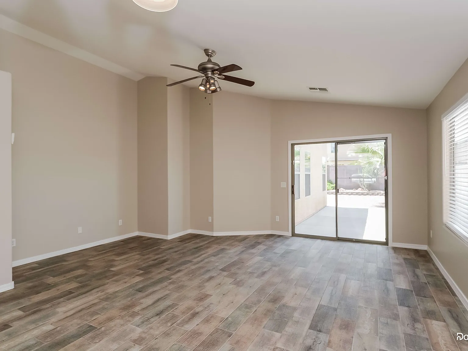 4 bed, 2.0 bath, 1778 sqft, $2,085 — Photo 4