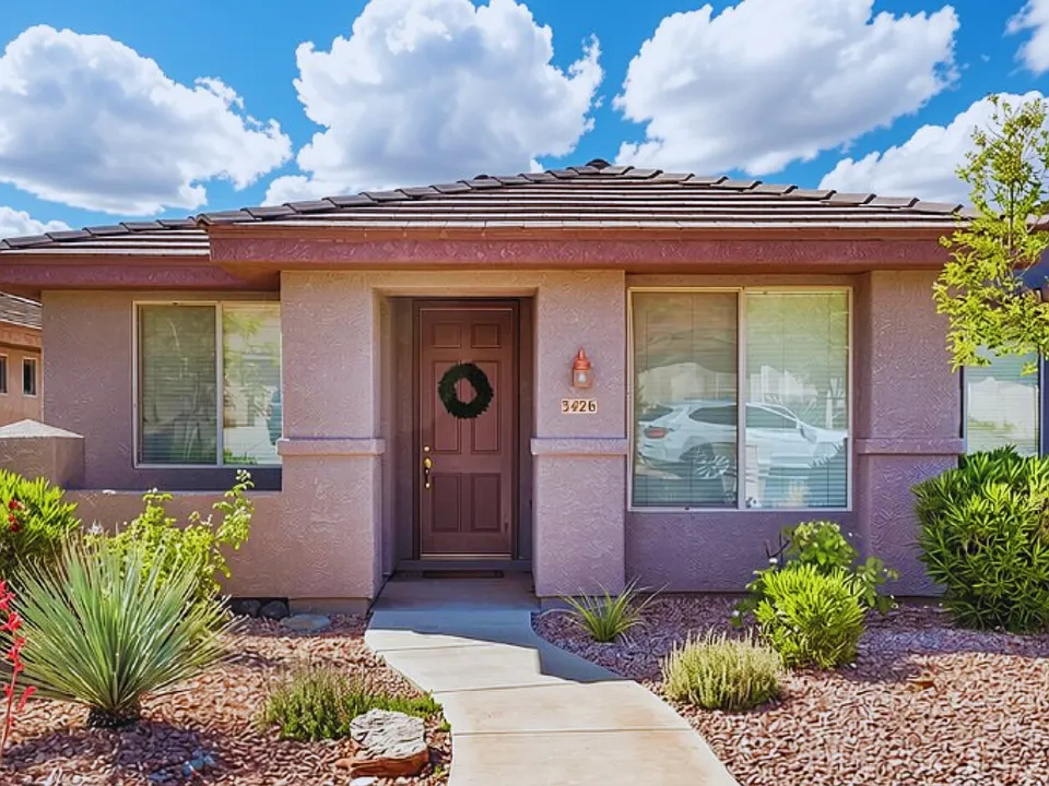 3426 E Hidden Springs Dr