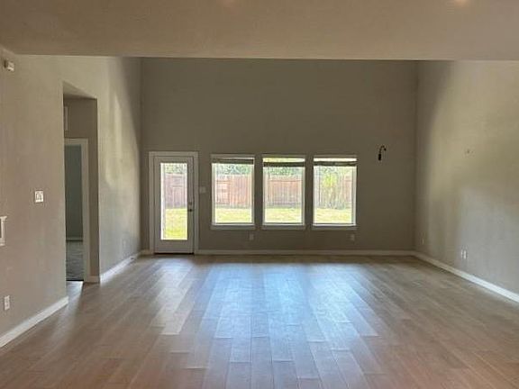 4th image of 14132 Lake Lodge Dr