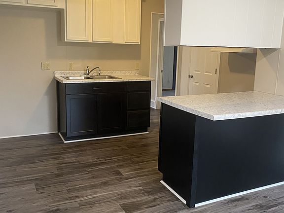 3rd image of 408 17th Ave