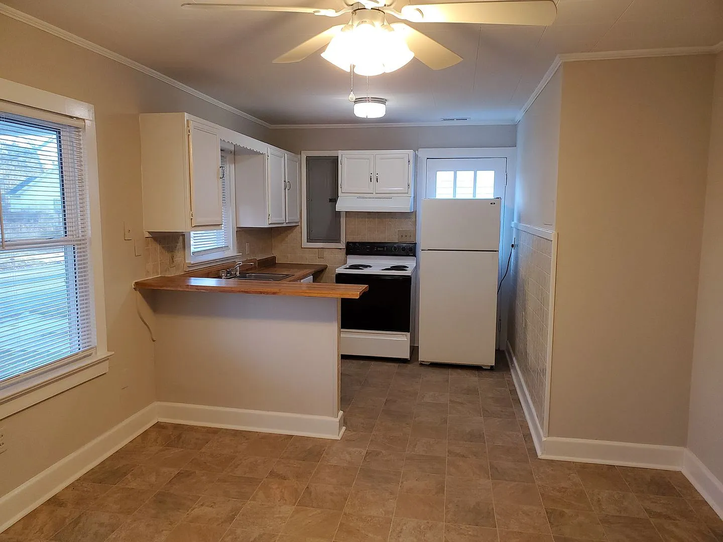Charming 2-Bedroom Home for Rent — Photo 4