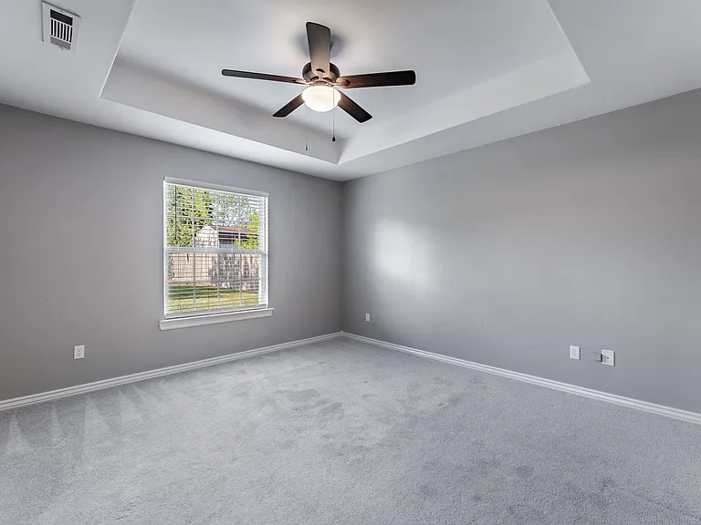 740 Dogwood St — Photo 14
