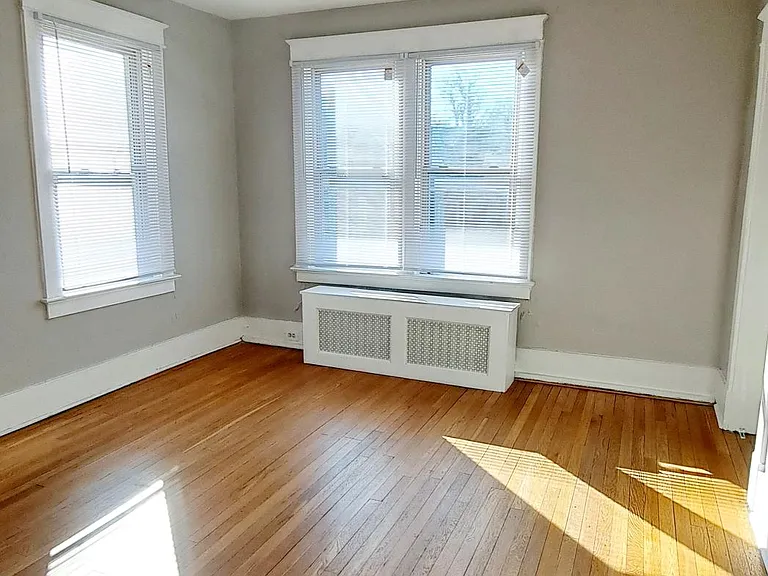 5950 Phillips Ave — Photo 17