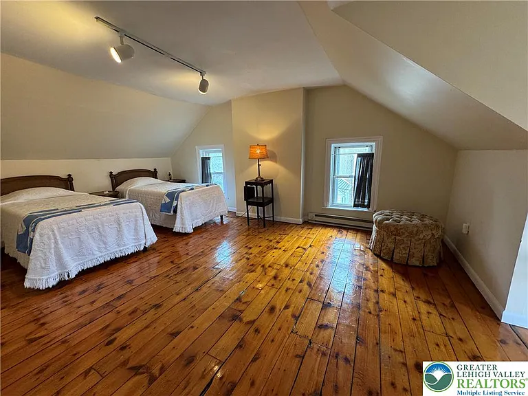 417 Linden St — Photo 25