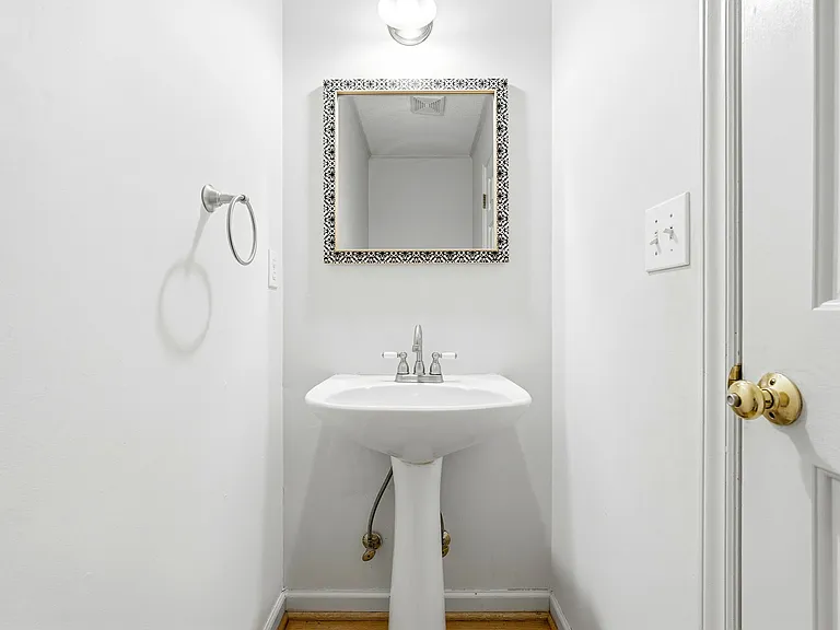 1424 Brookwood Dr — Photo 17