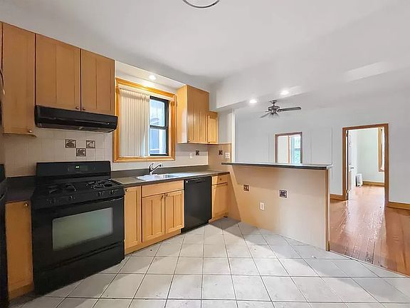 4th image of 31-16 36th Ave #2-274