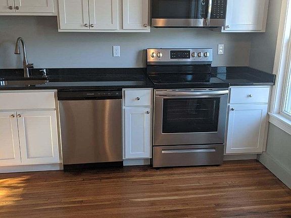 3rd image of 102 Groveland St #2