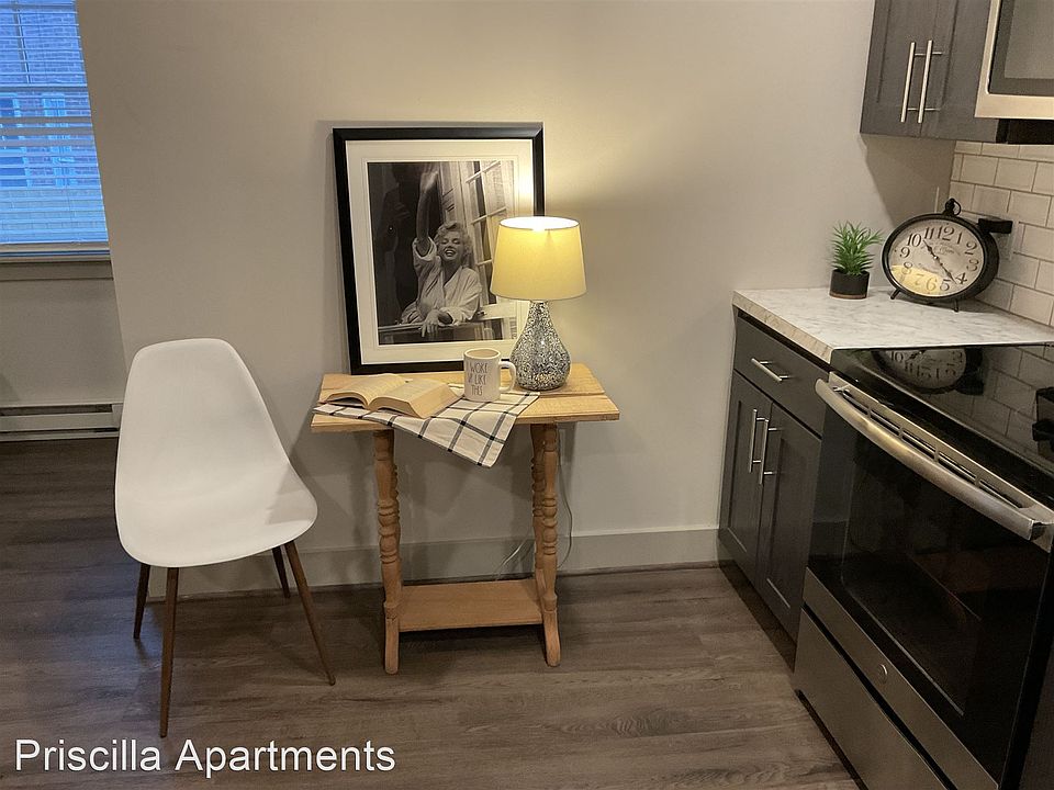 2nd image of 1309 N Pennsylvania St #114