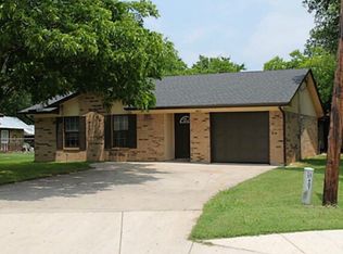 411 S 1st St, Crandall, TX 75114