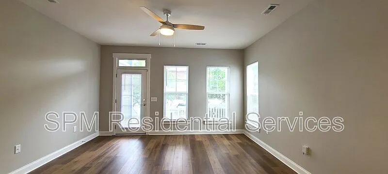 Building Photo - 804 Nixon St #1