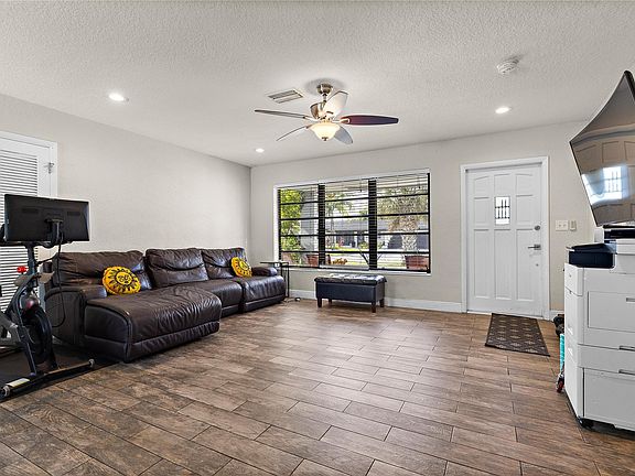 3rd image of 5160 NE 18th Terrace