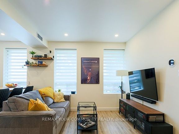 4th image of 2874 Keele St #405