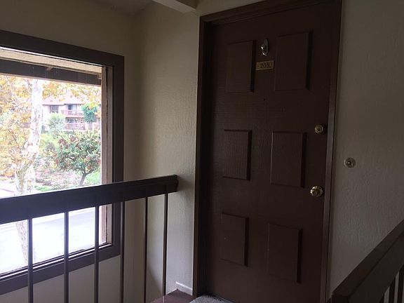 Entrance second floor