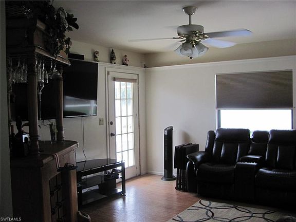4th image of 226 SE 1st Ave