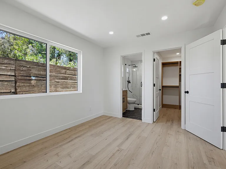 2036 Pomona Ave #C — Photo 21