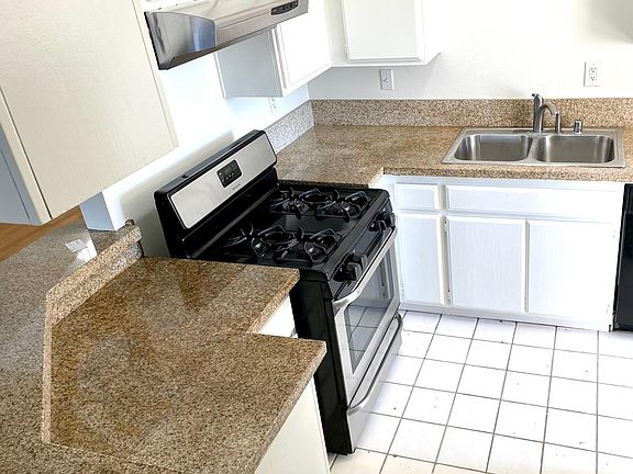 5th image of 1200 Gaviota Ave APT 316