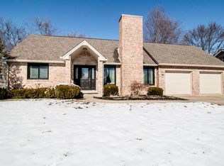 1966 Broadmoor Ln, Columbus, IN 47203
