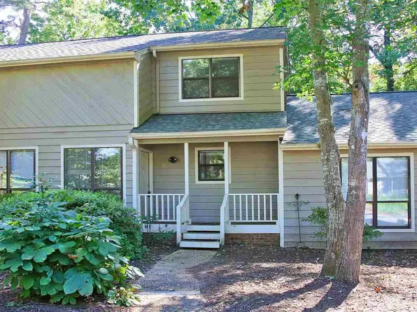 628 Applecross Dr, Cary, NC 27511