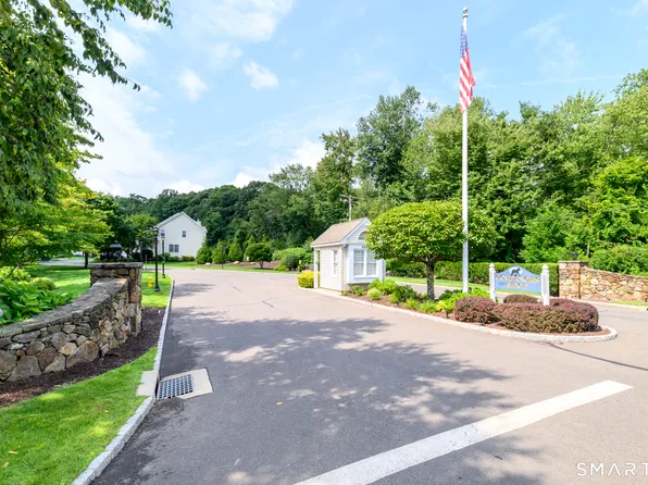 133 Governor Trumbull Way #133, Trumbull, CT 06611