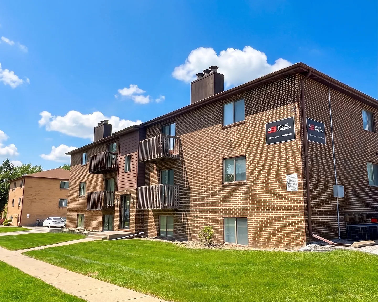 2408 Rainbow — Photo 1